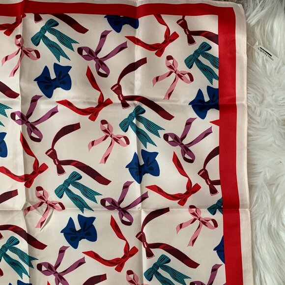 VERA BRADLEY Rows of Bows Square Scarf in Pink/Red - Picture 2 of 3
